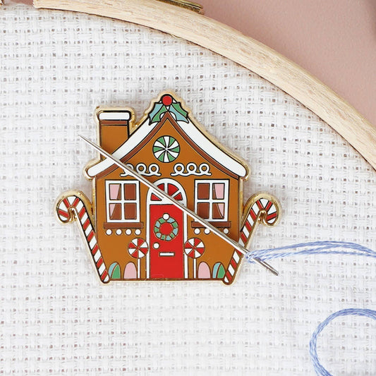 Gingerbread House Magnetic Needle Minder