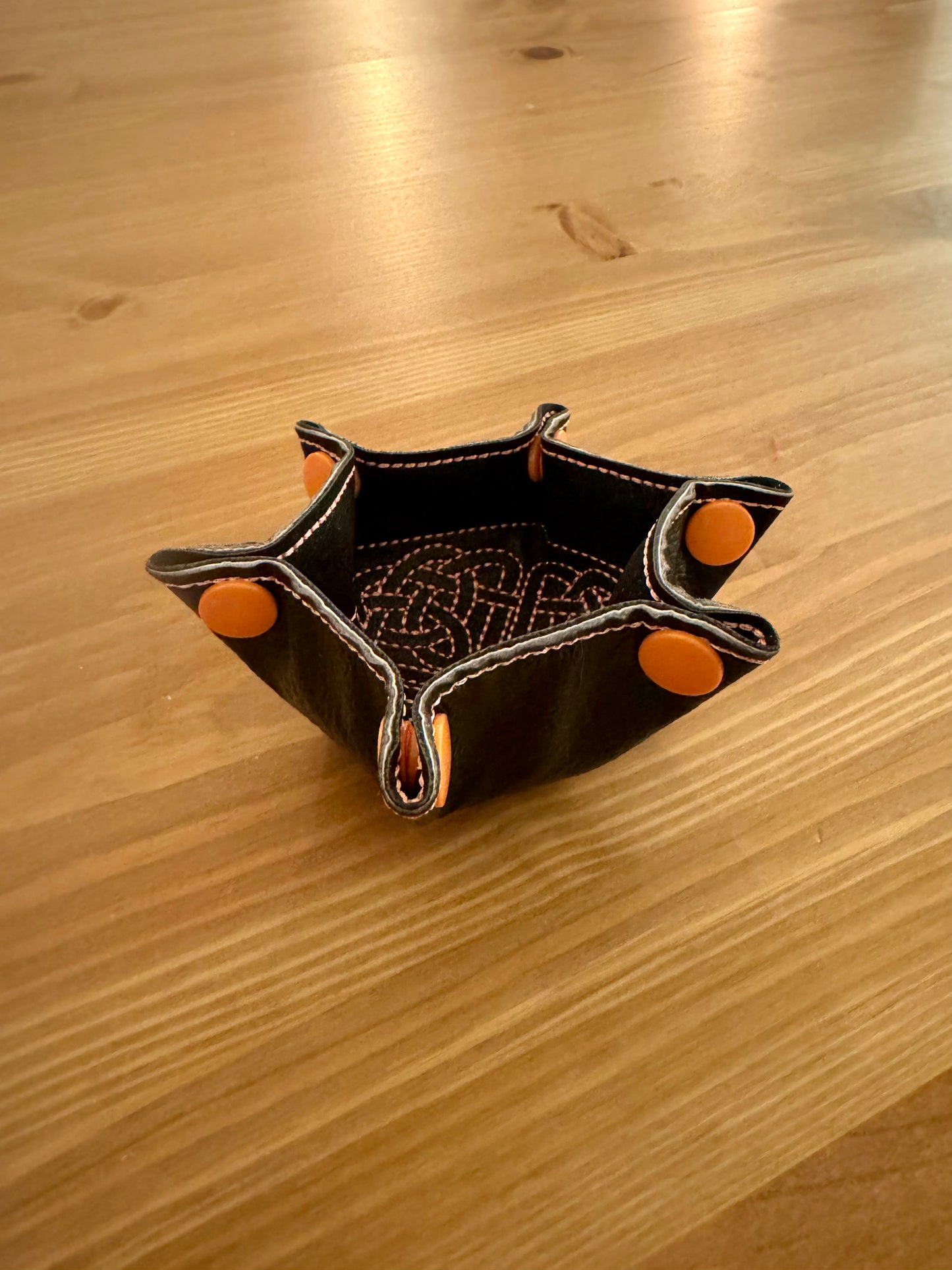 Black and Coral Ort Snap Tray